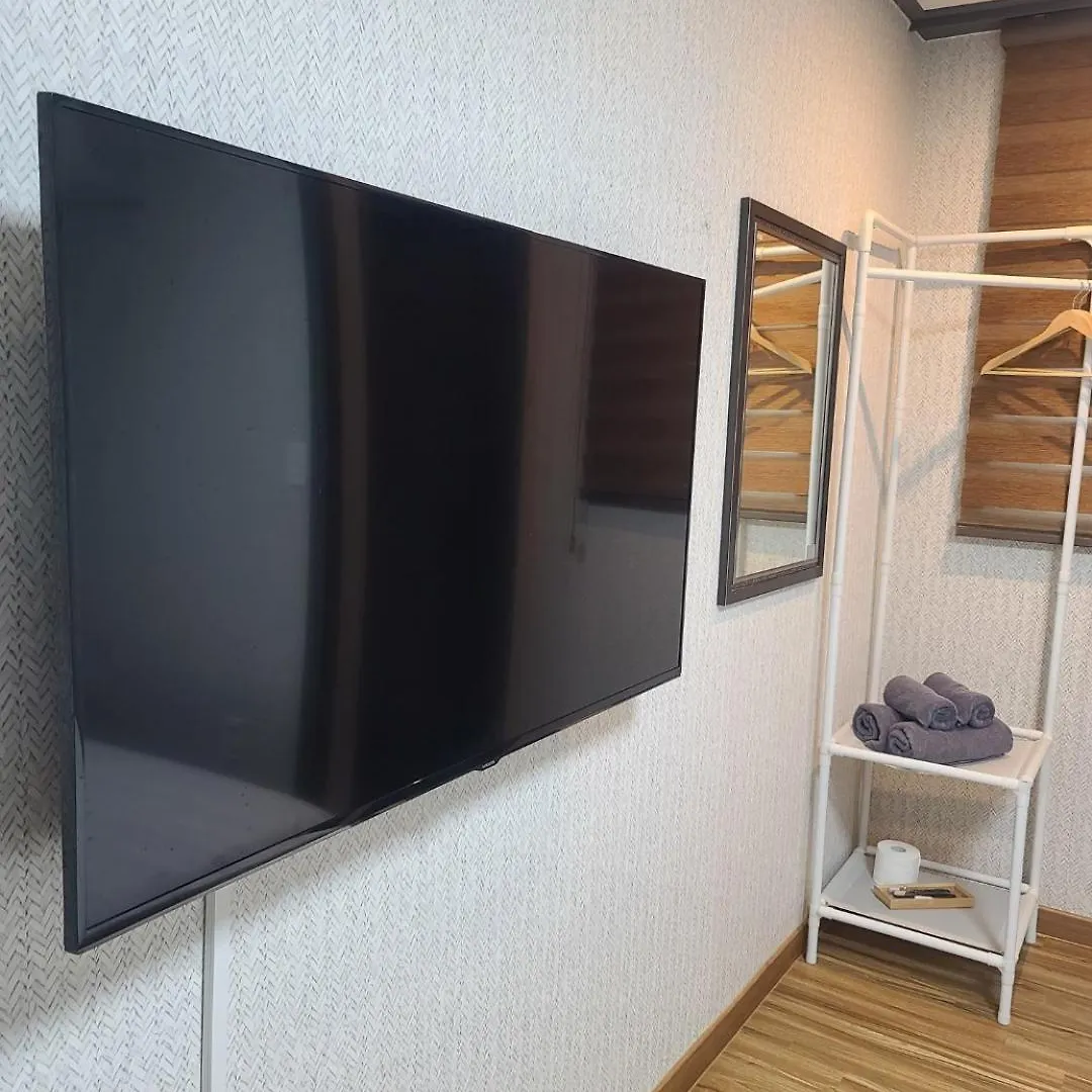 Treehouseunseo Guesthouse Инчон