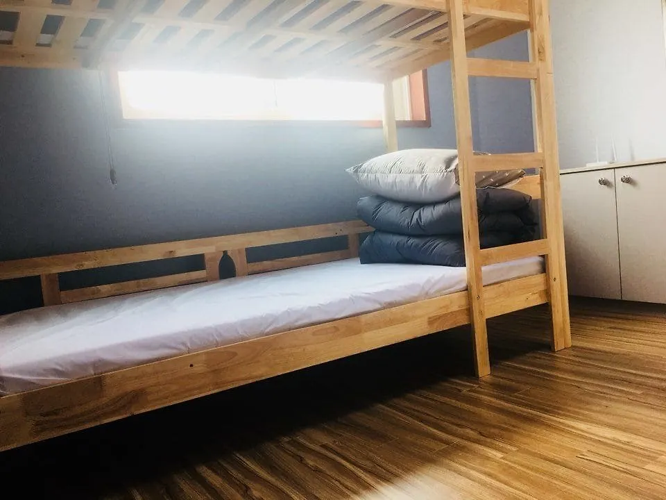 Treehouseunseo Guesthouse Инчон Гостевой дом